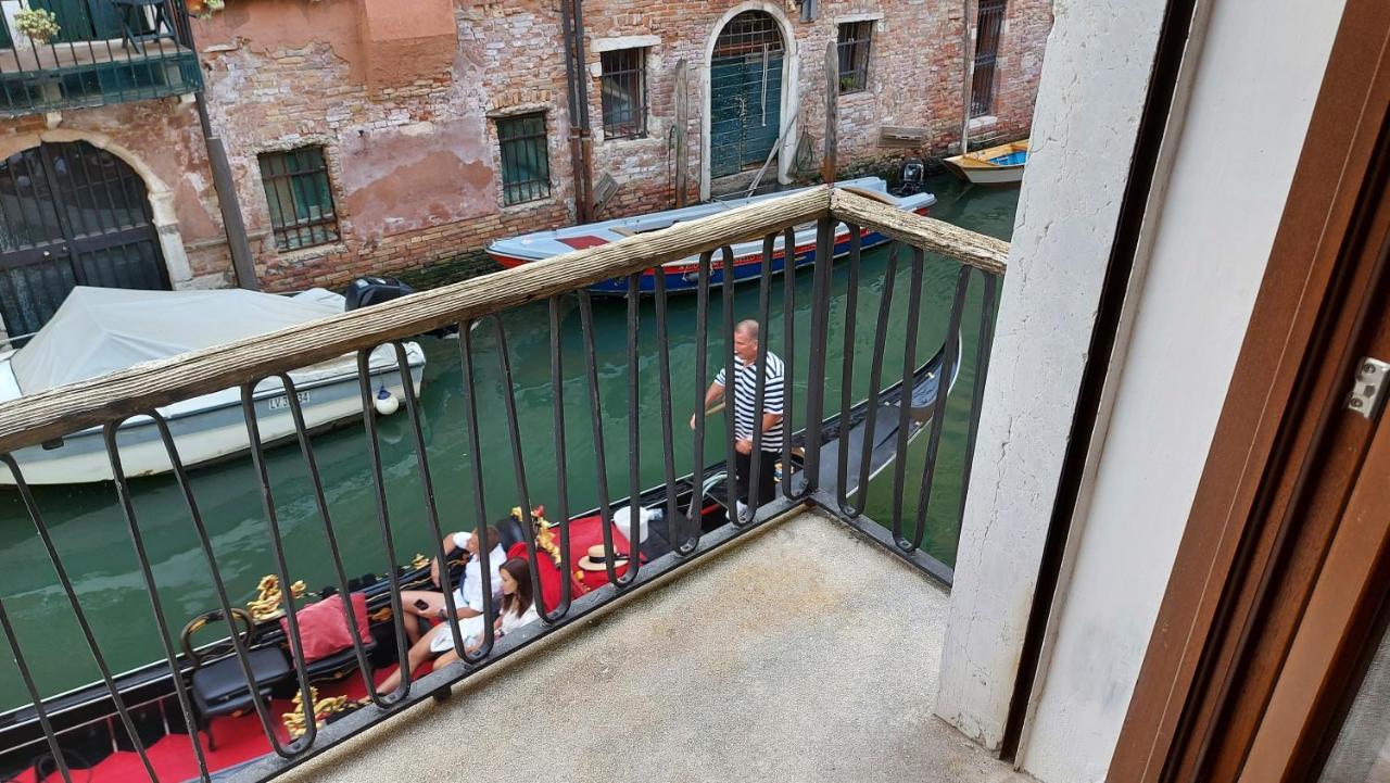 Antico Rio Acqua Dolce Apartment Venesia Bagian luar foto